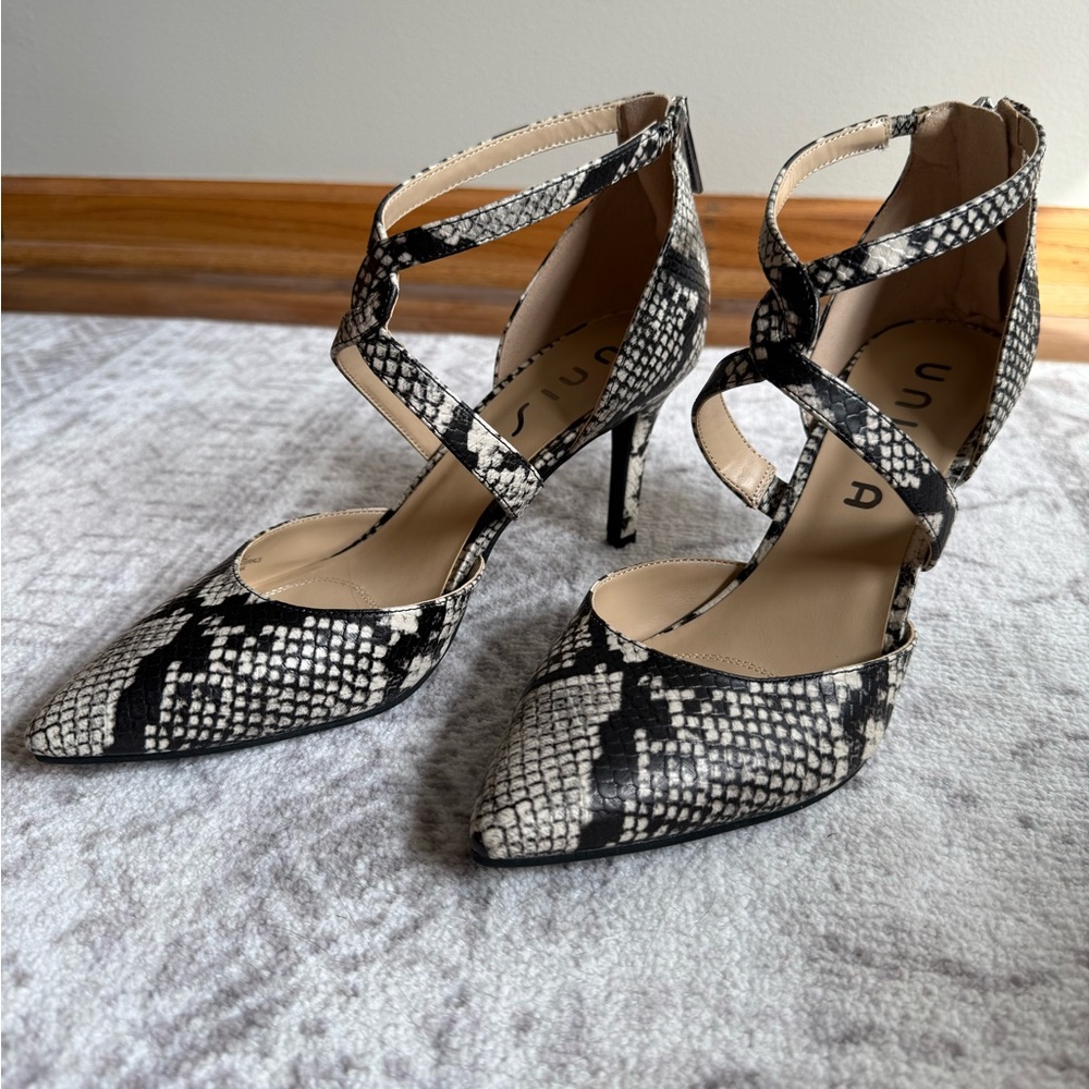 Unisa Black and Tan Snakeskin Heels